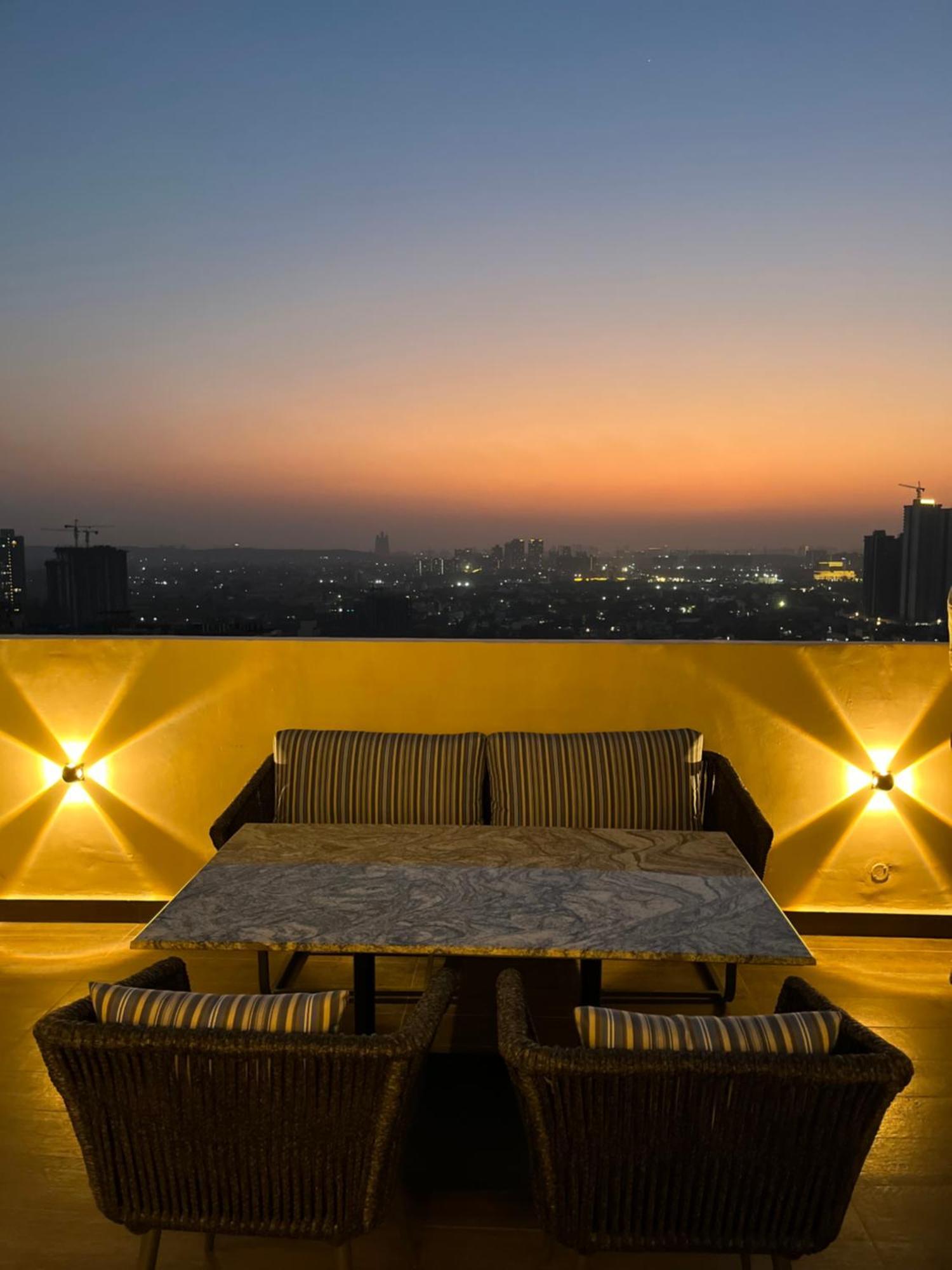 גורגאון Rhythm Gurugram Hotel & Suites, Sohna Road מראה חיצוני תמונה