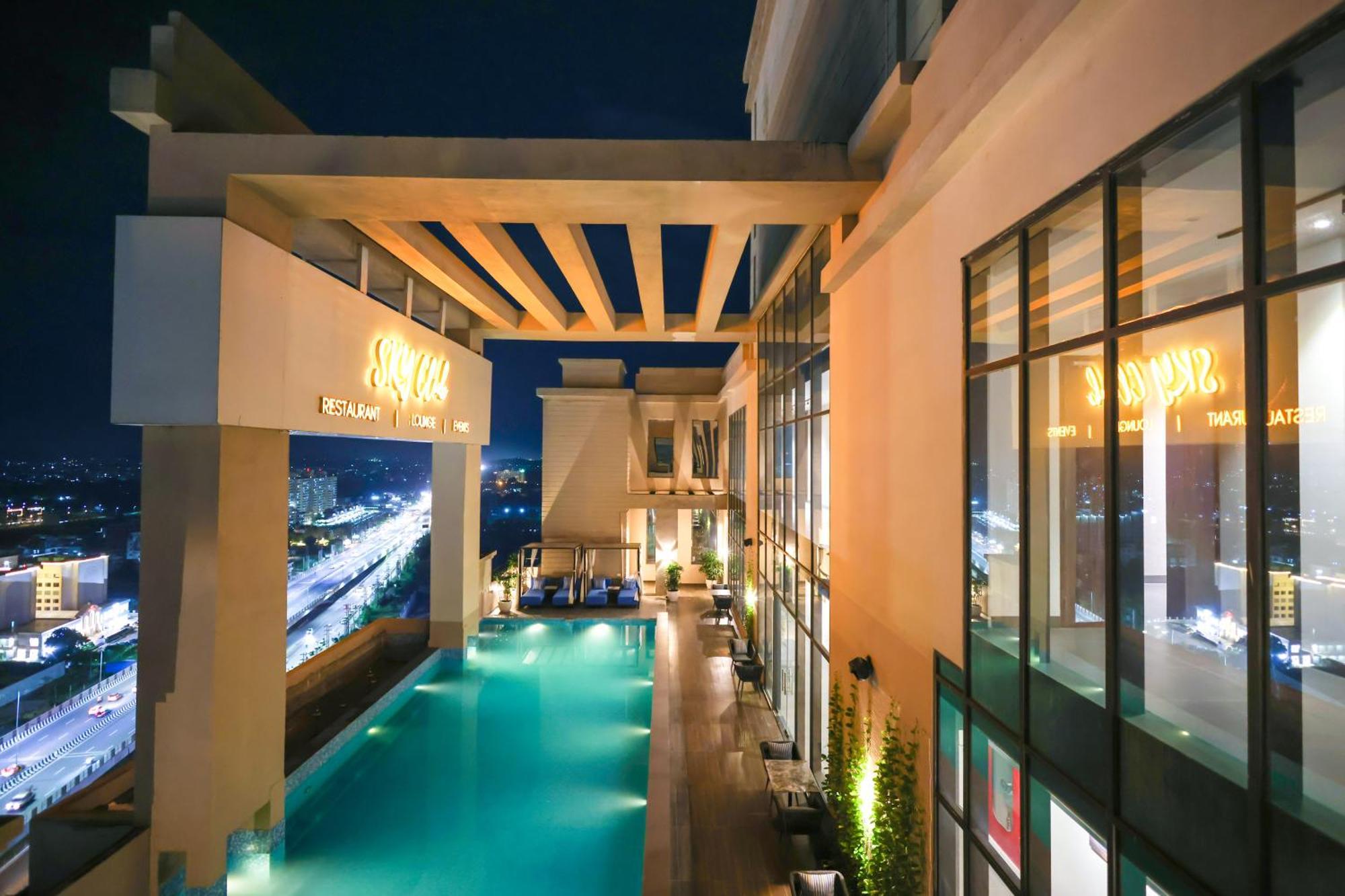 גורגאון Rhythm Gurugram Hotel & Suites, Sohna Road מראה חיצוני תמונה