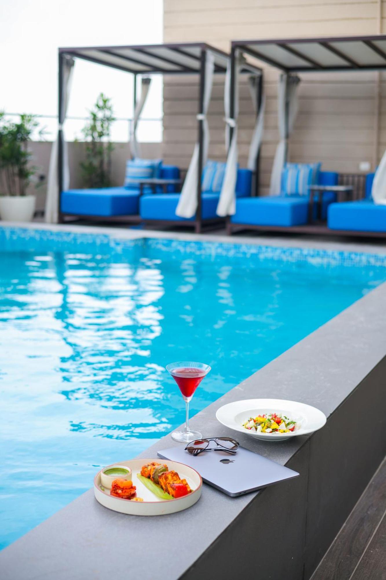 גורגאון Rhythm Gurugram Hotel & Suites, Sohna Road מראה חיצוני תמונה
