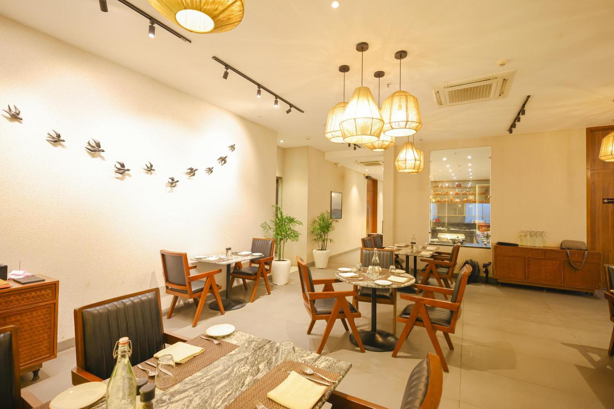 גורגאון Rhythm Gurugram Hotel & Suites, Sohna Road מראה חיצוני תמונה