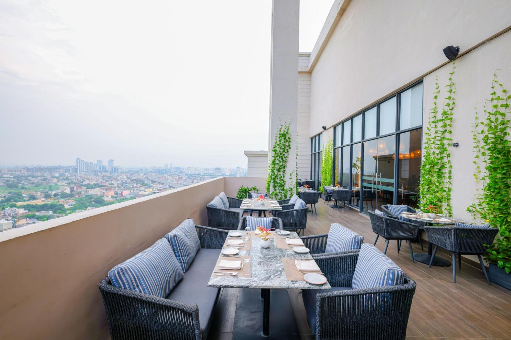 גורגאון Rhythm Gurugram Hotel & Suites, Sohna Road מראה חיצוני תמונה