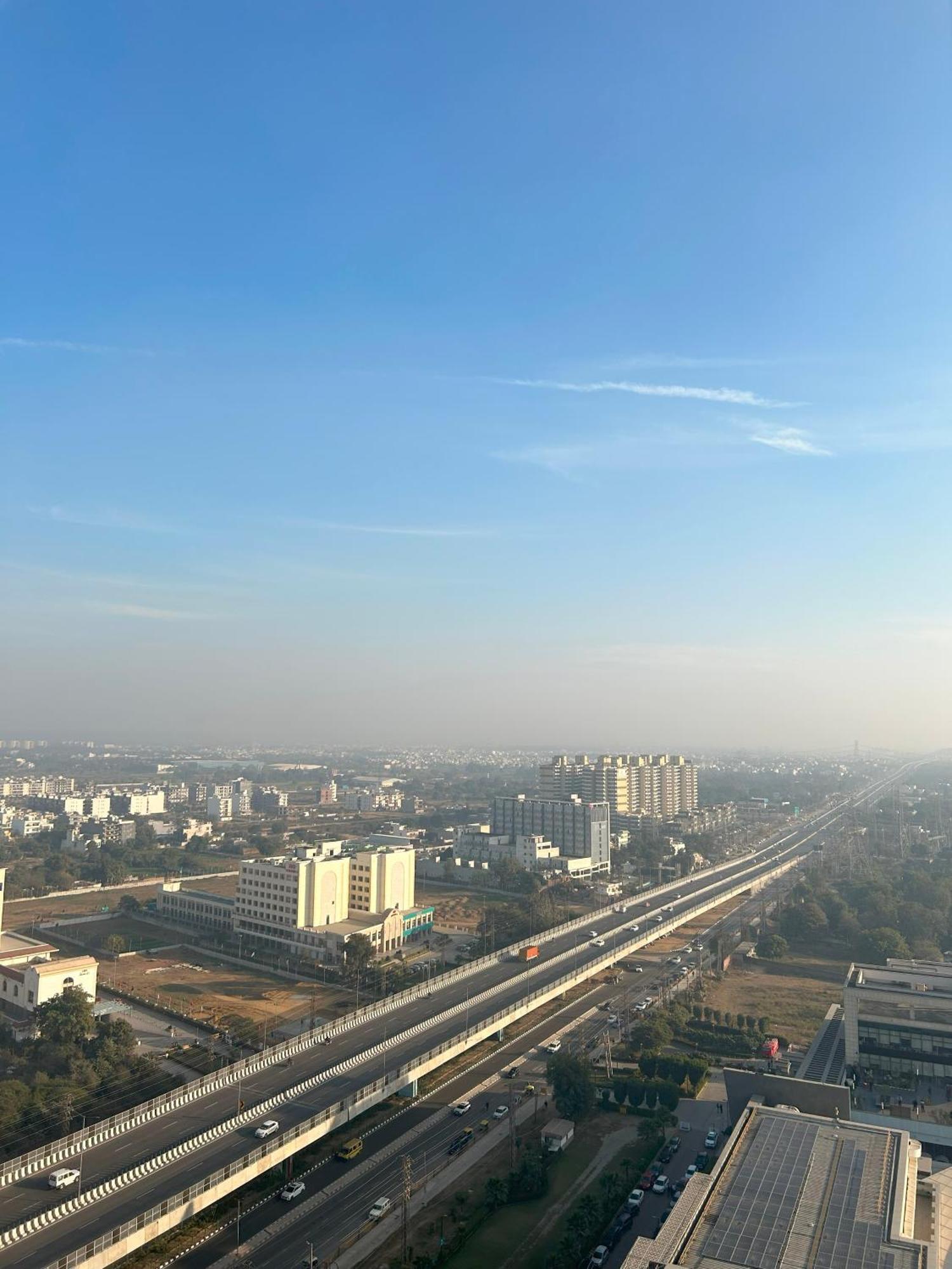 גורגאון Rhythm Gurugram Hotel & Suites, Sohna Road מראה חיצוני תמונה