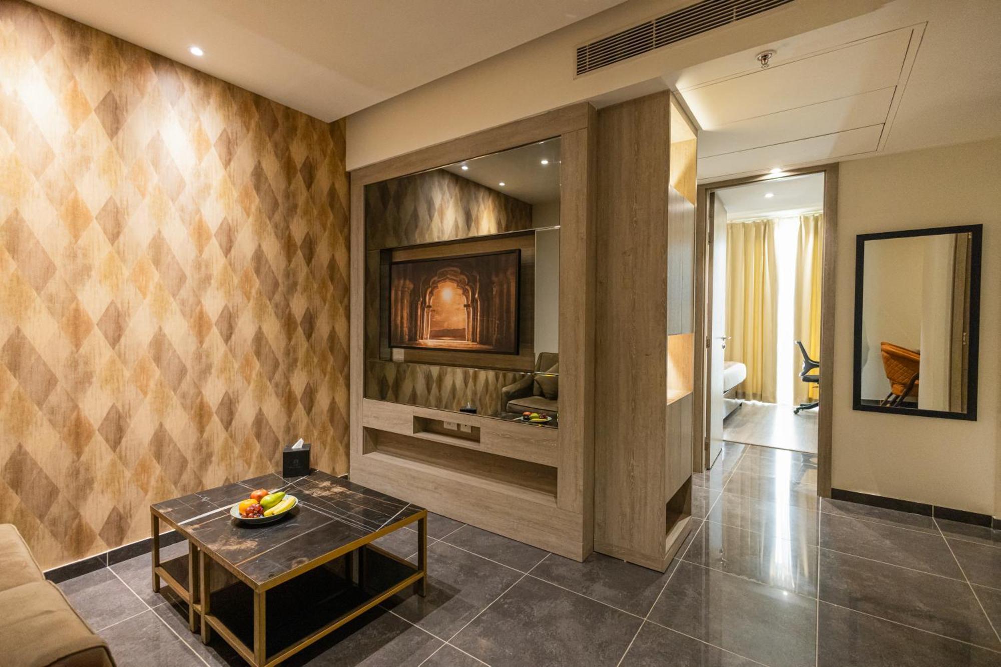 גורגאון Rhythm Gurugram Hotel & Suites, Sohna Road מראה חיצוני תמונה