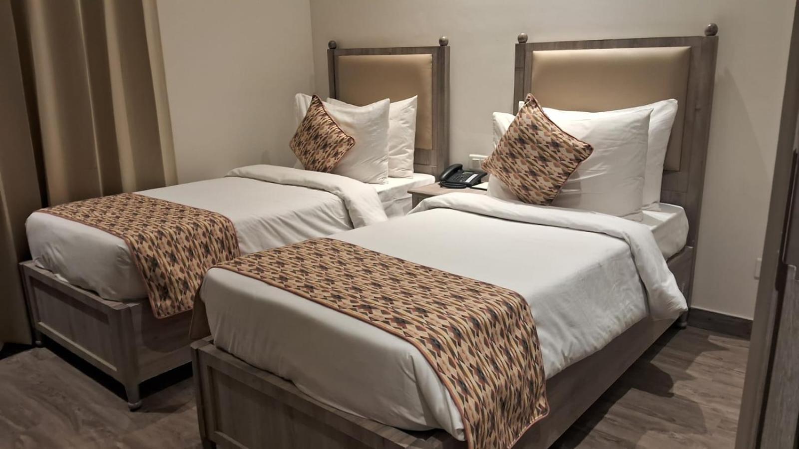 גורגאון Rhythm Gurugram Hotel & Suites, Sohna Road מראה חיצוני תמונה